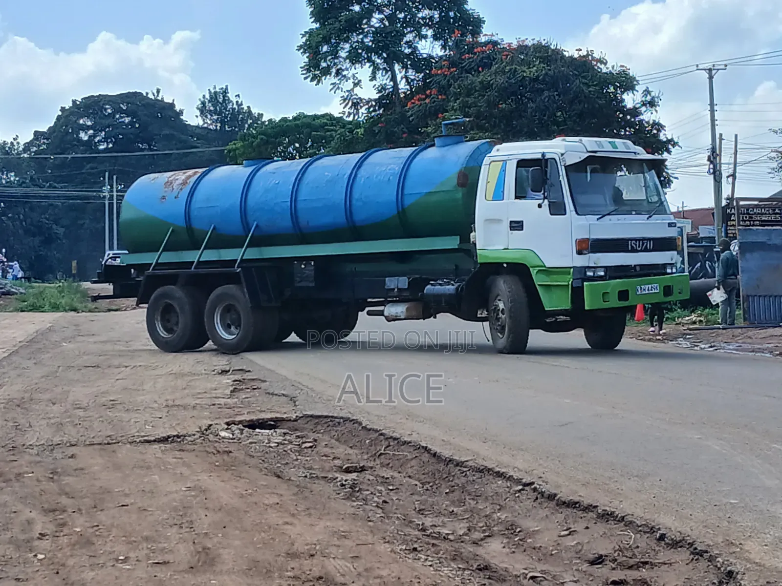 Road Construction Water Boozer - Mguu Kumi (18,000 Liters)