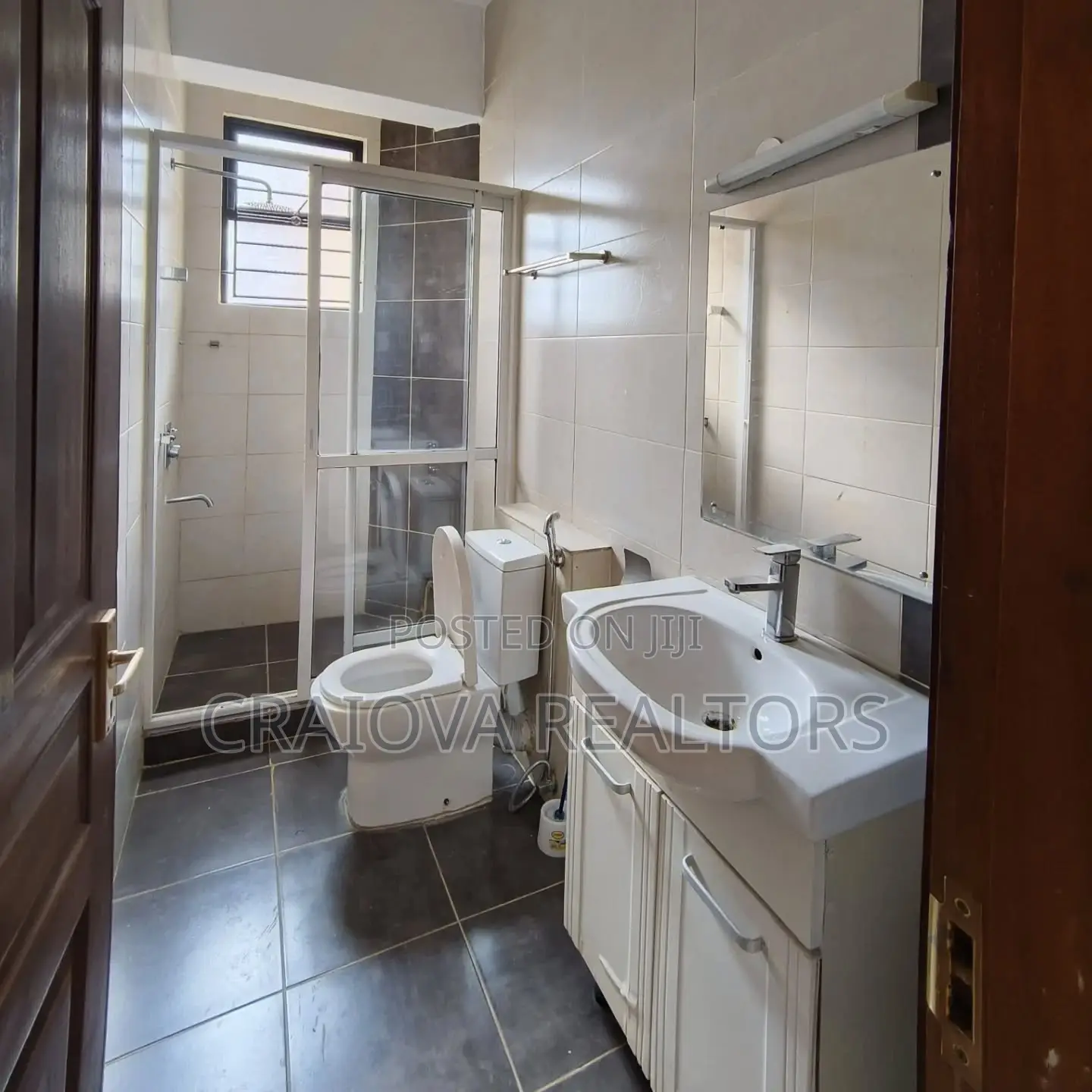 3bdrm Apartment in State House Area for rent