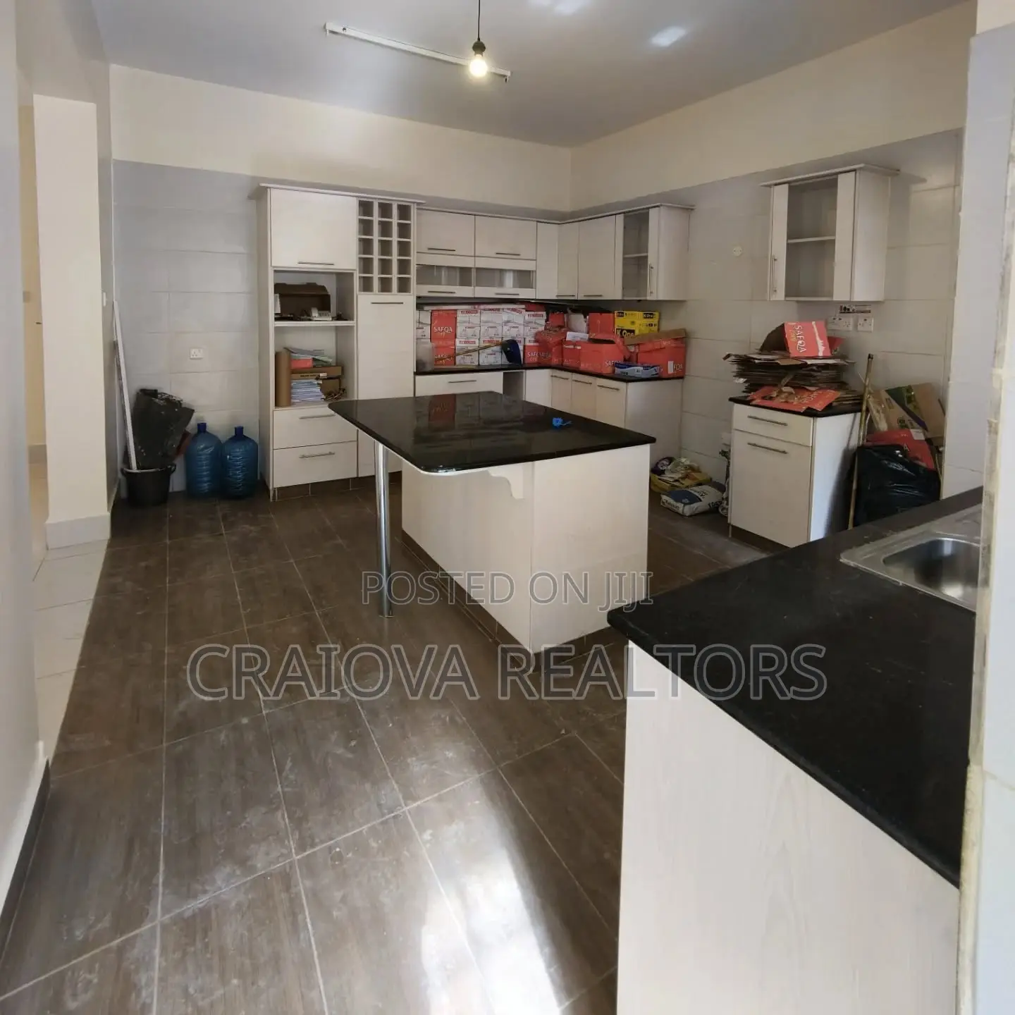 3bdrm Apartment in State House Area for rent