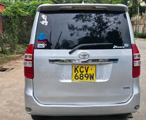 Toyota Noah 2012 Silver
