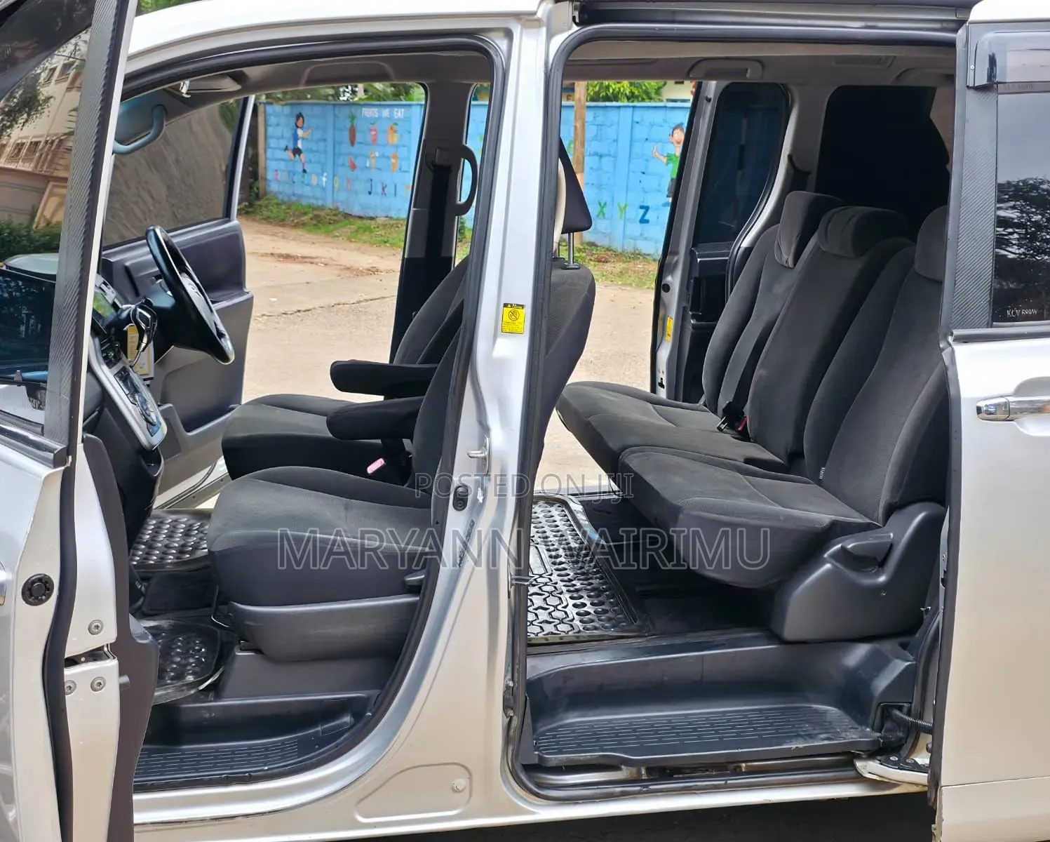Toyota Noah 2012 Silver