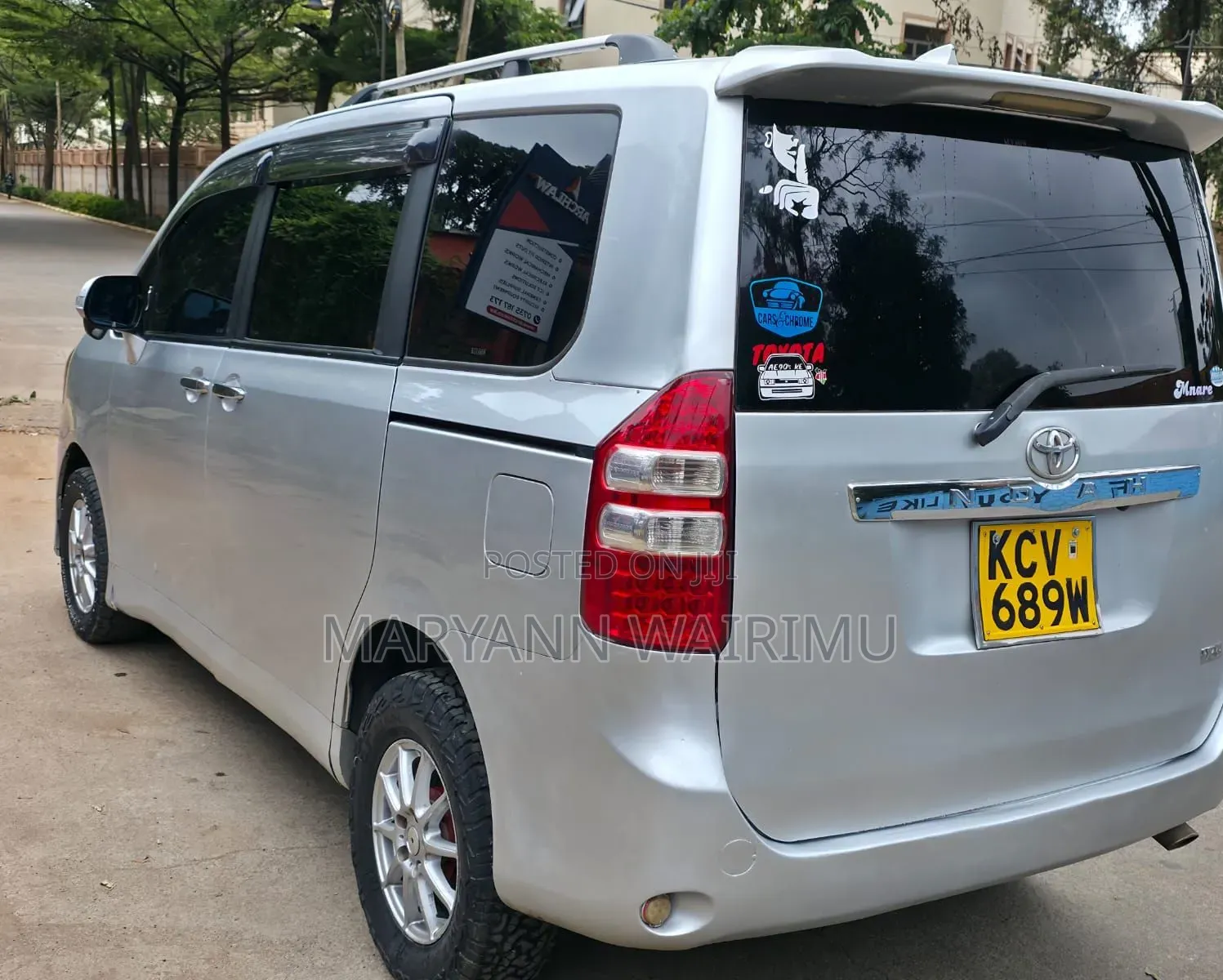 Toyota Noah 2012 Silver