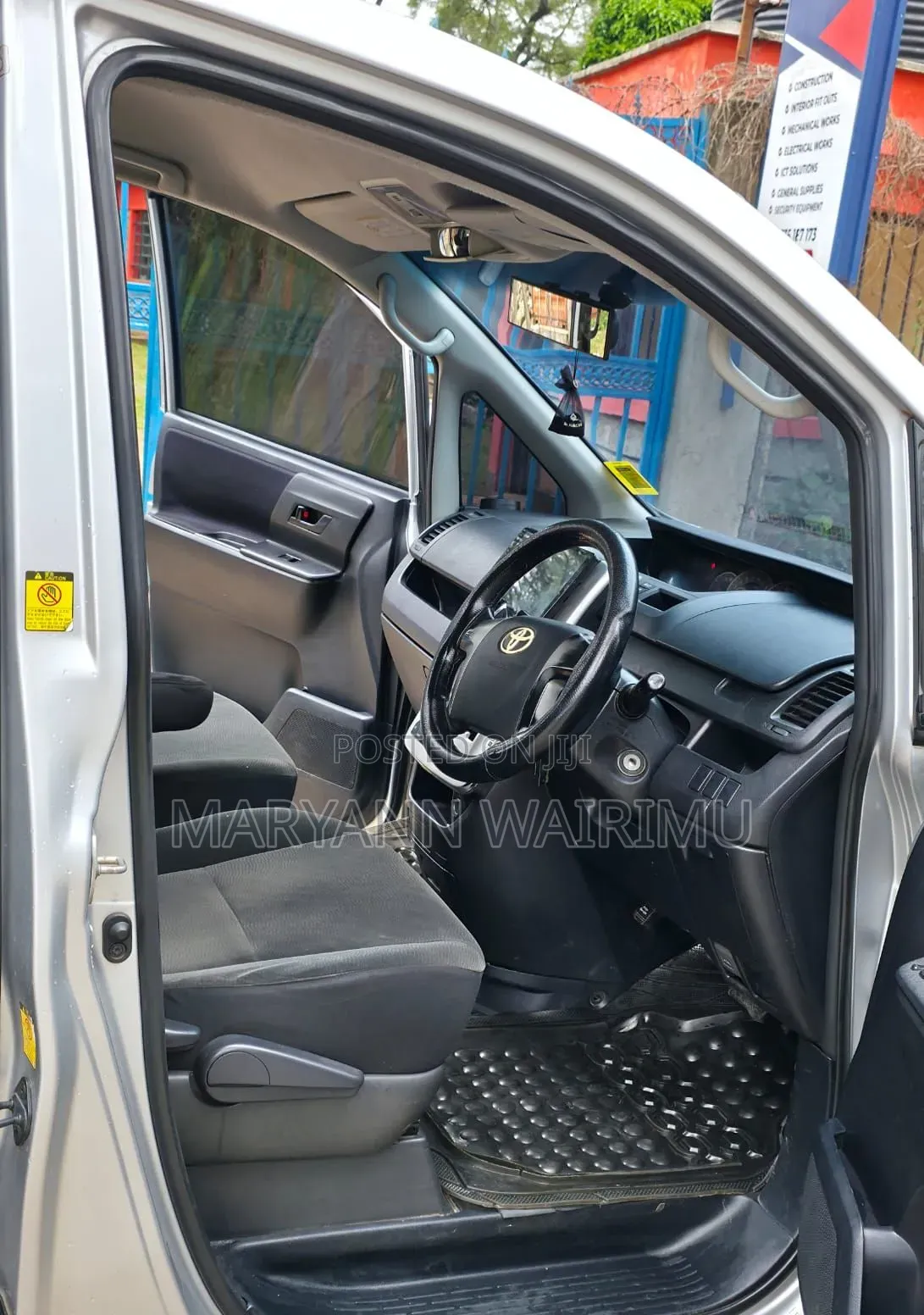 Toyota Noah 2012 Silver