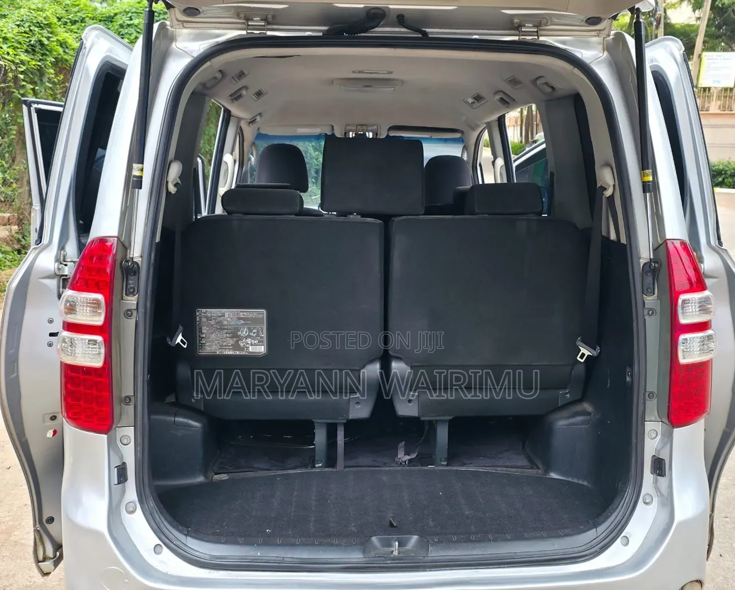 Toyota Noah 2012 Silver