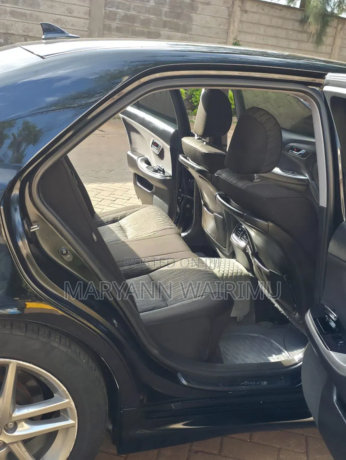 Toyota Crown 2010 Black