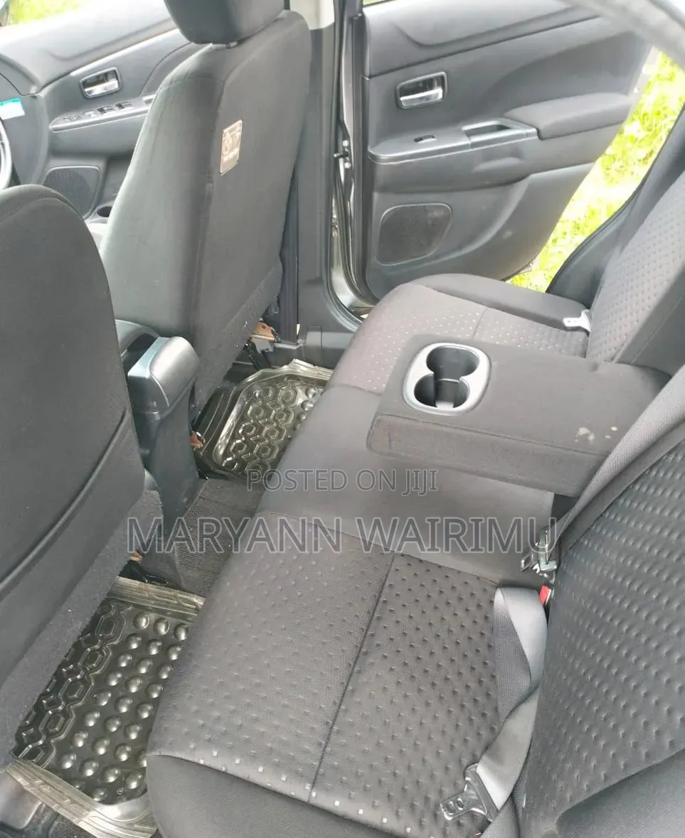 Mitsubishi RVR 2010 Silver