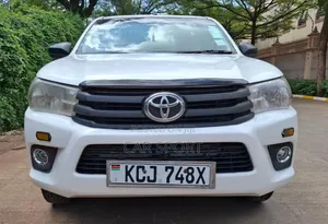 Toyota Hilux 2016 White