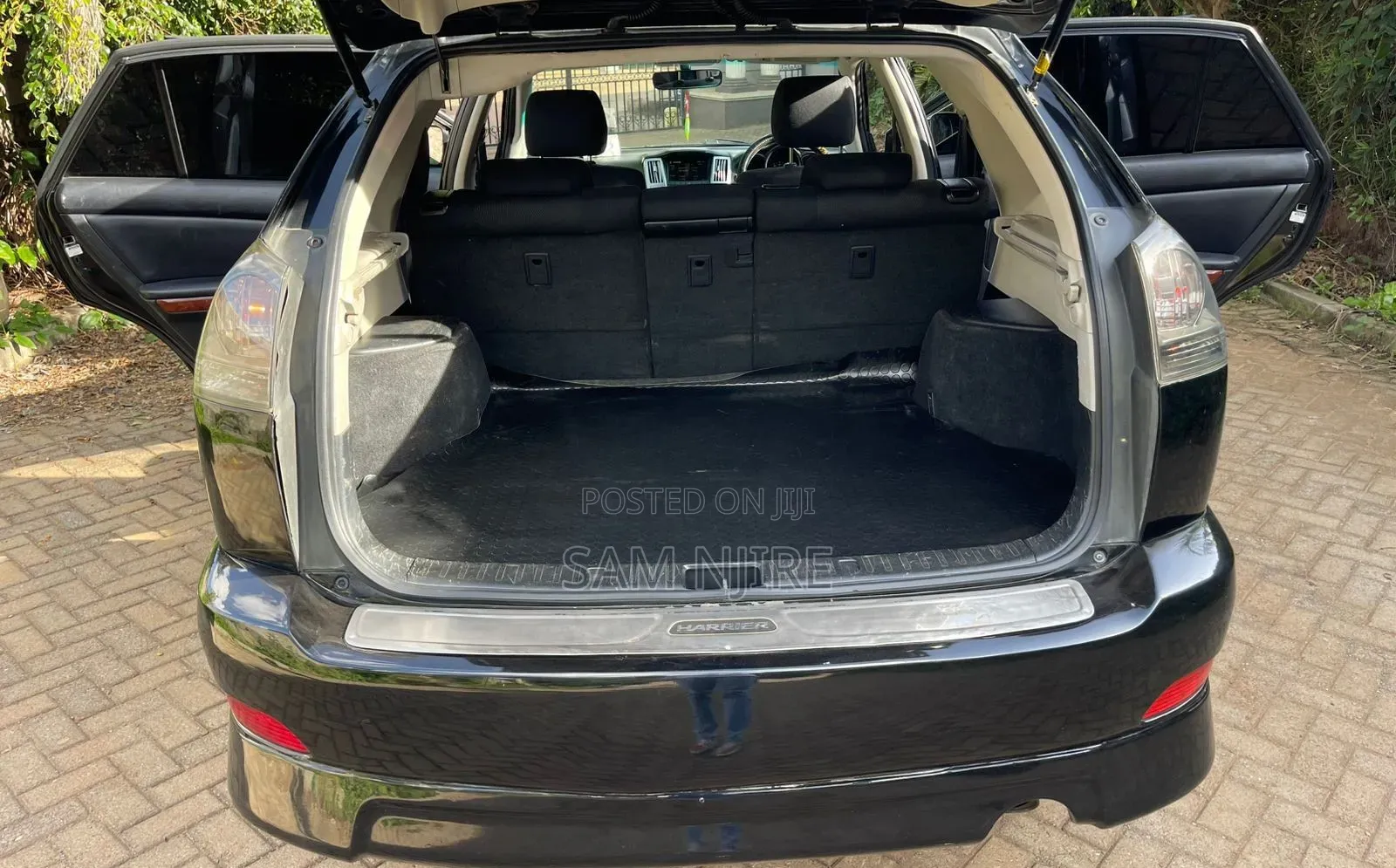 Toyota Harrier 2.4 2011 Black