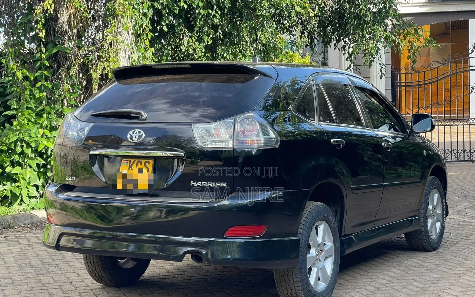 Toyota Harrier 2.4 2011 Black