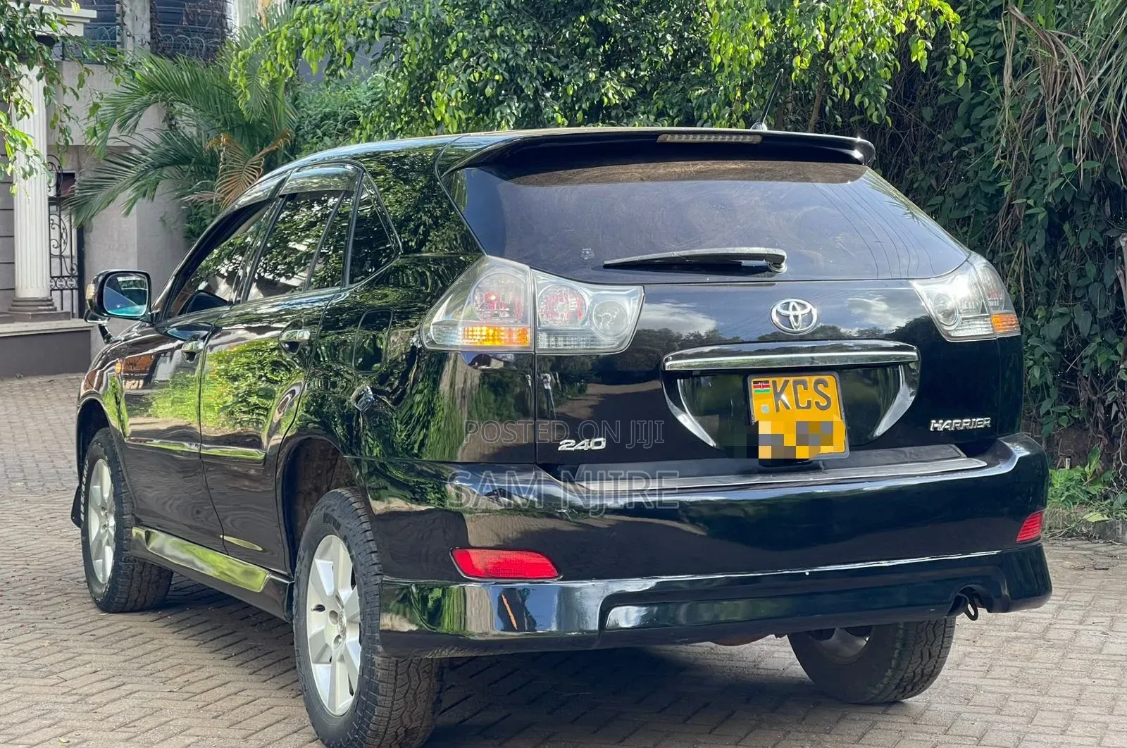 Toyota Harrier 2.4 2011 Black