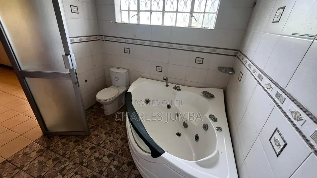5bdrm Bungalow in Balozi, Kitengela for sale