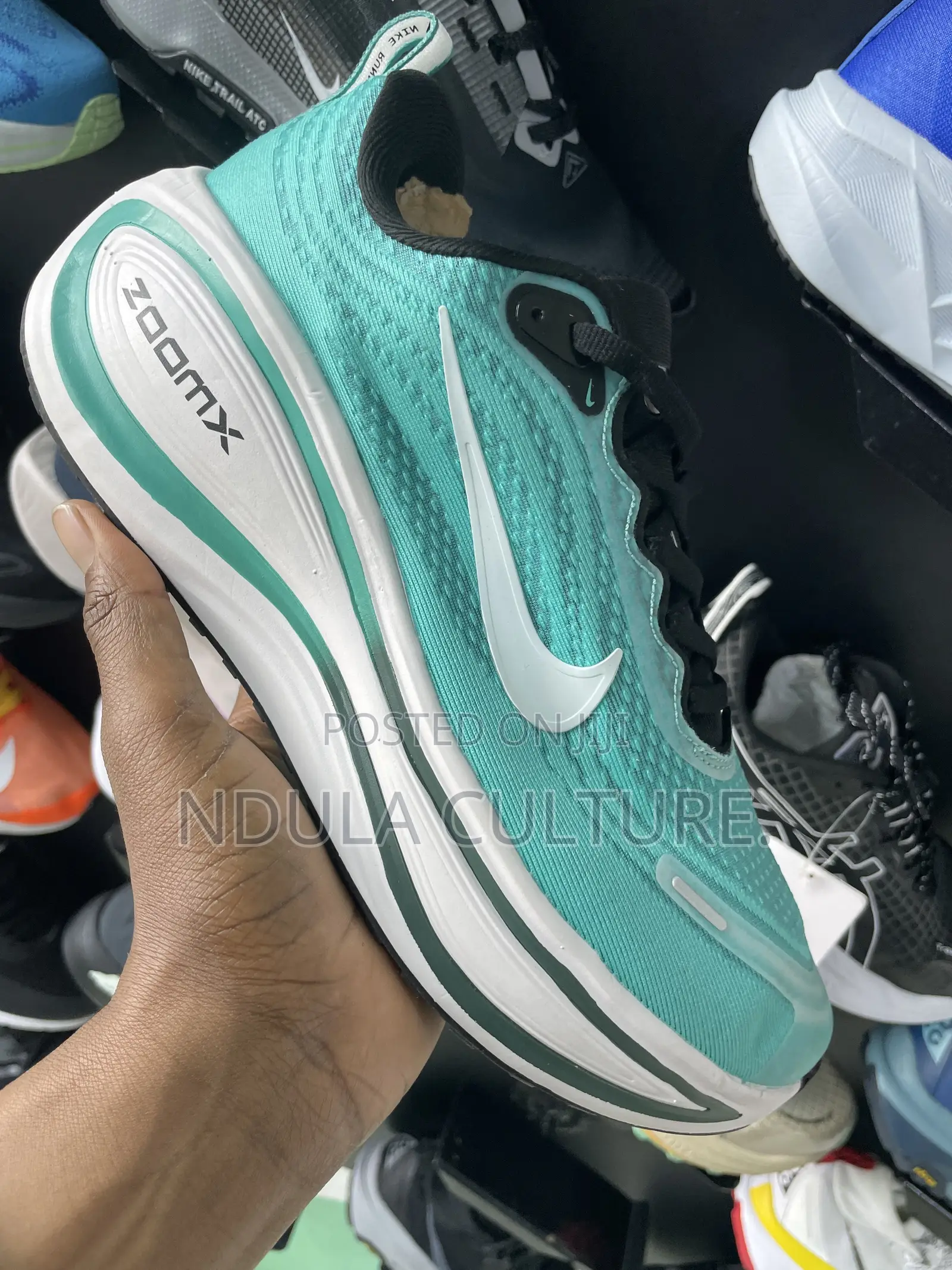 Nike Zoom Vomero Plus Runner