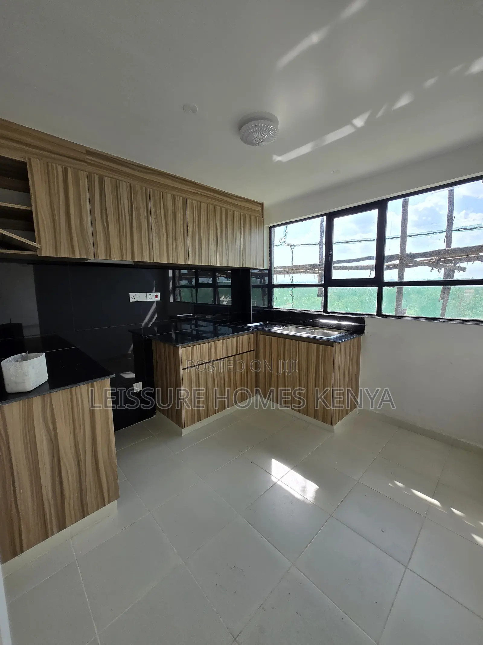 4bdrm Duplex in Thome for sale