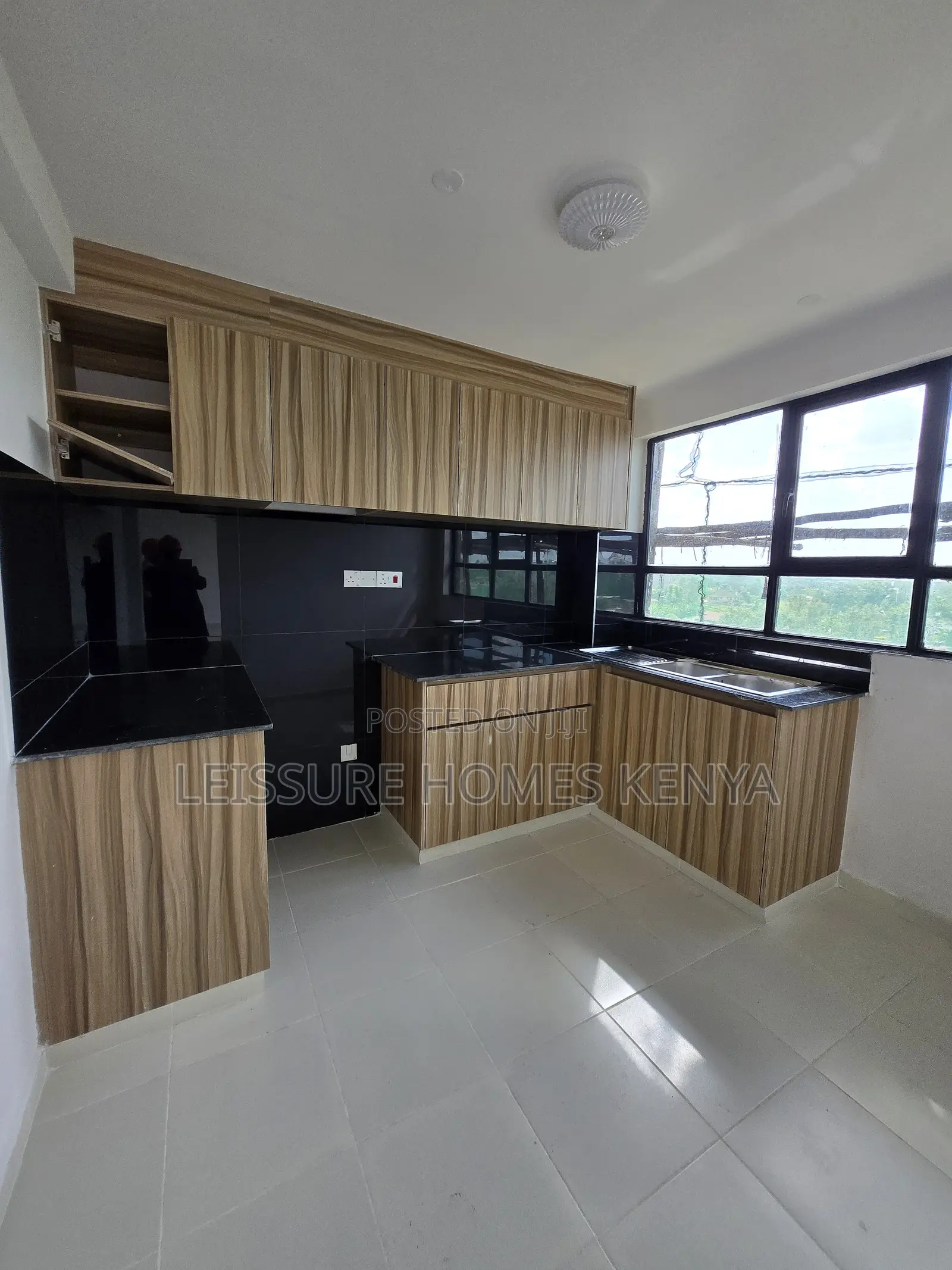 4bdrm Duplex in Thome for sale
