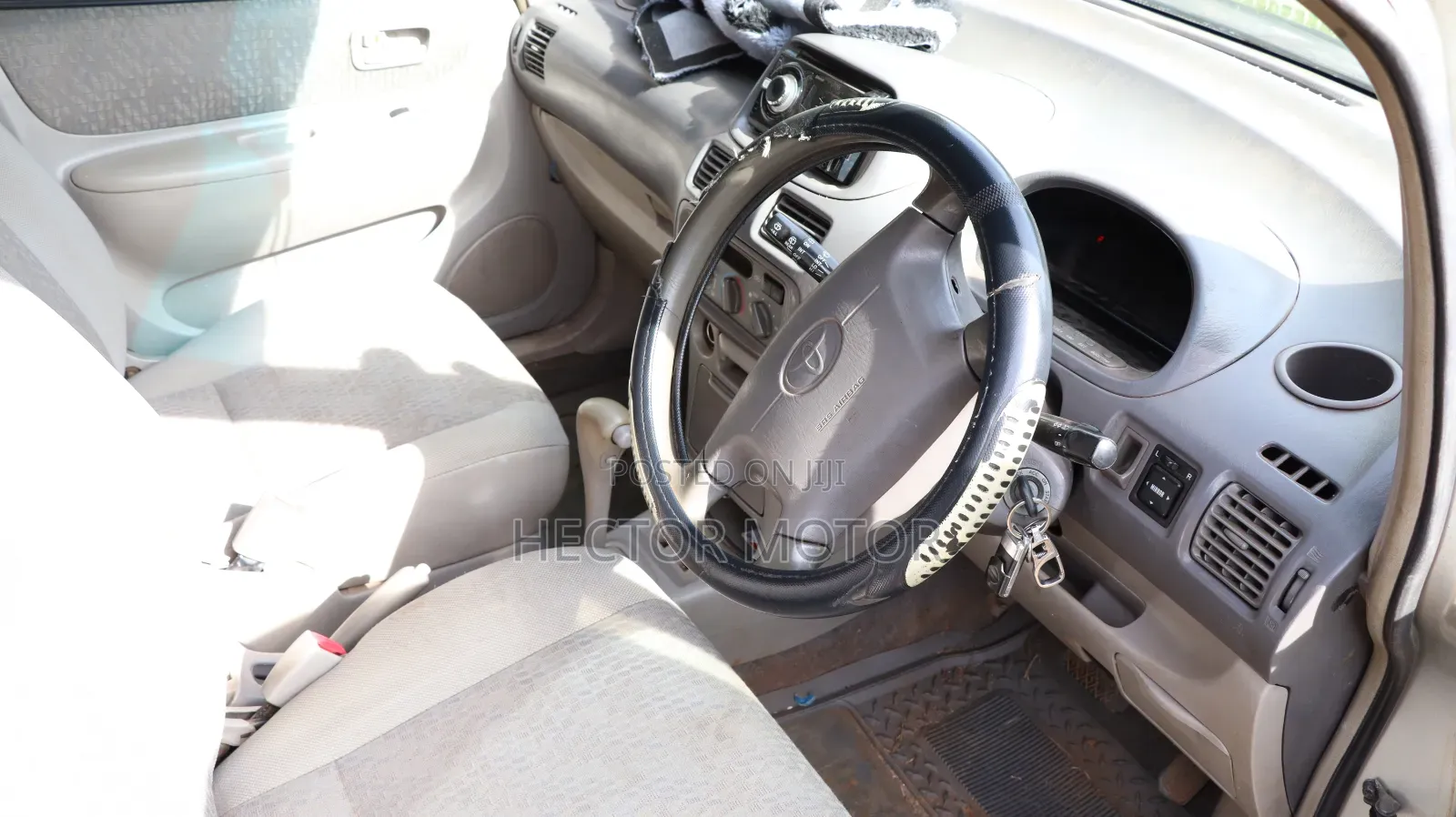 Toyota Corolla Spacio 1.6 L (6 Seater) 1998 Gray