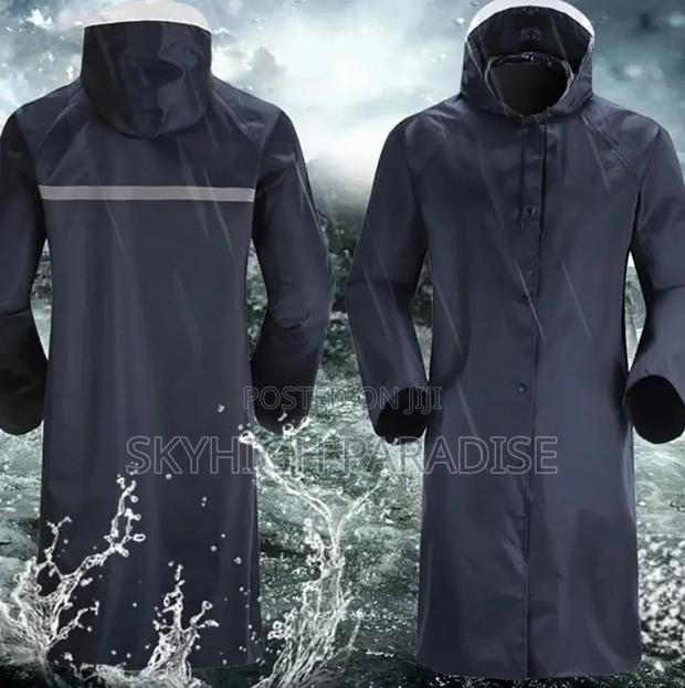 *Adult Raincoat With Cap - thumbnail 2