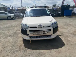 Toyota Succeed SV Premium 2016 White