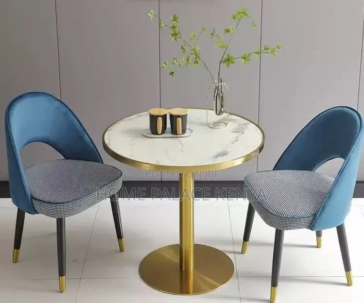 Dining Table: Stylish Round Dining Table With Casual Design