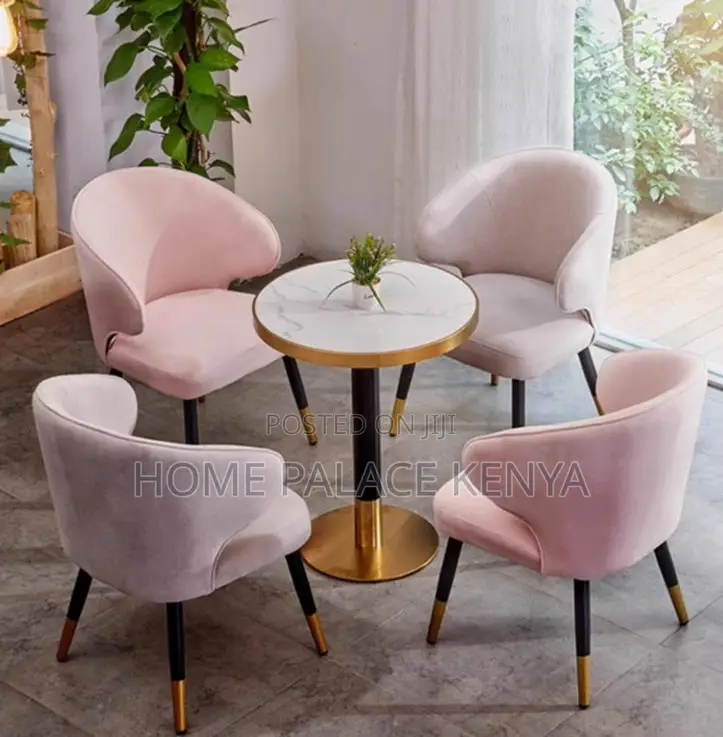 Dining Table: Stylish Round Dining Table With Casual Design