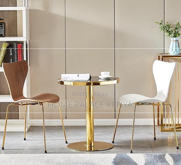 Dining Table: Stylish Round Dining Table With Casual Design - thumbnail 10