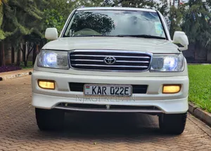 Toyota Land Cruiser 1999 White