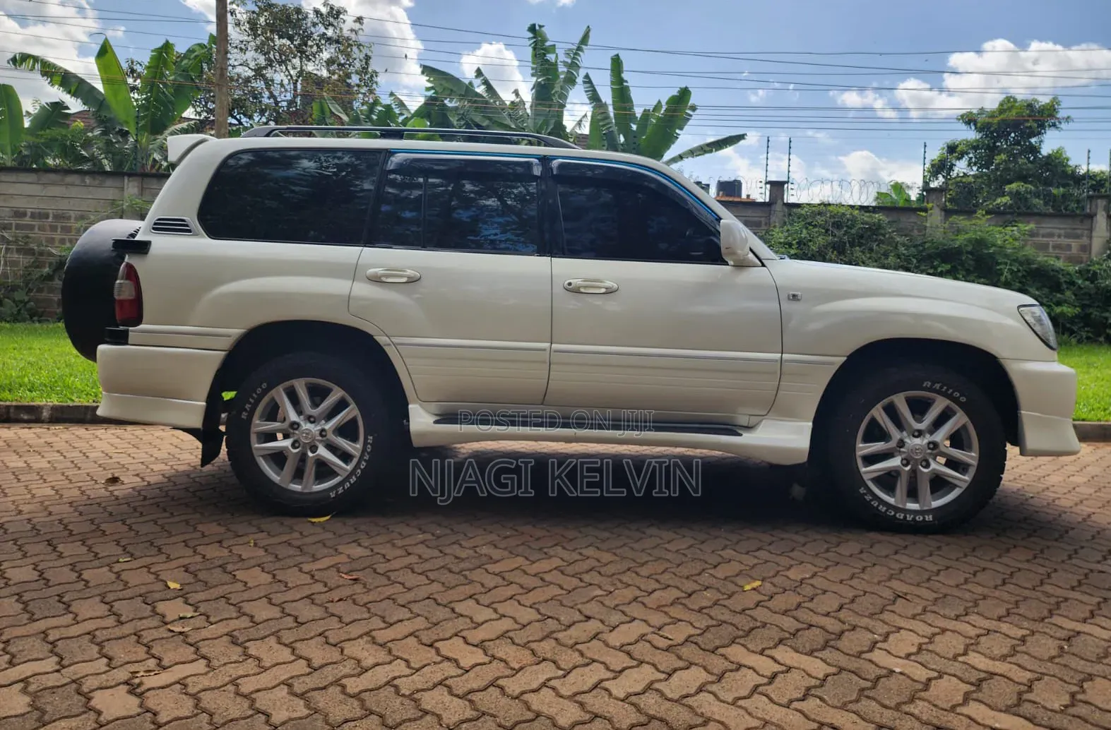 Toyota Land Cruiser 1999 White