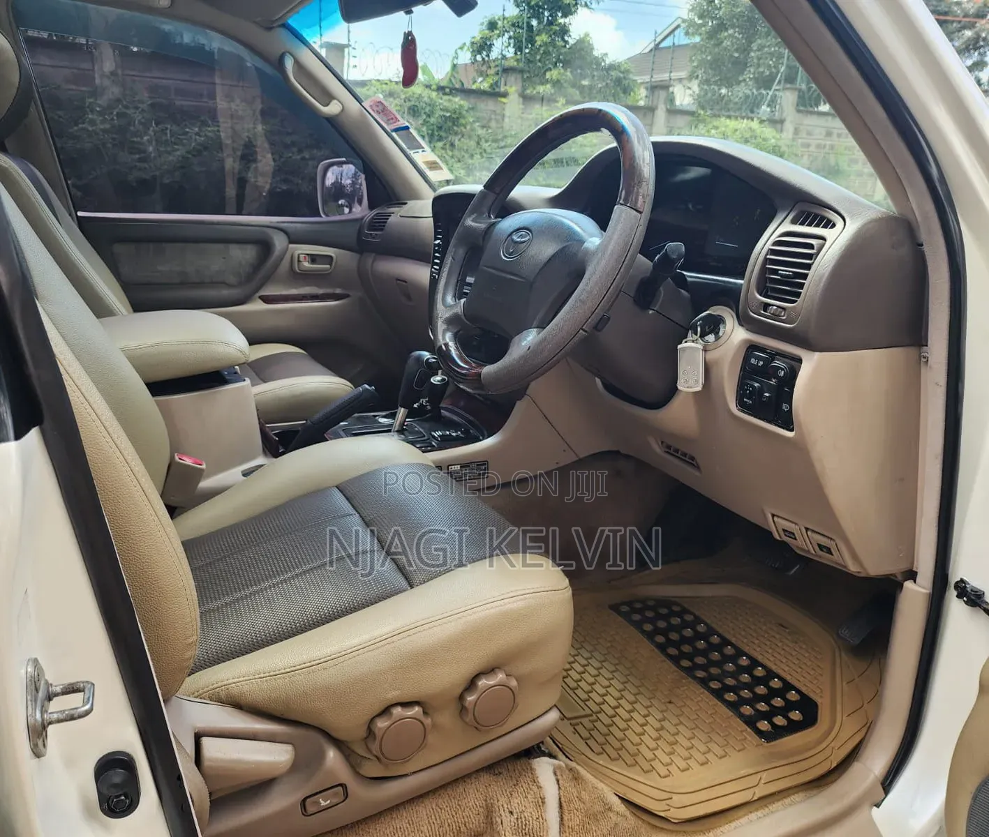 Toyota Land Cruiser 1999 White