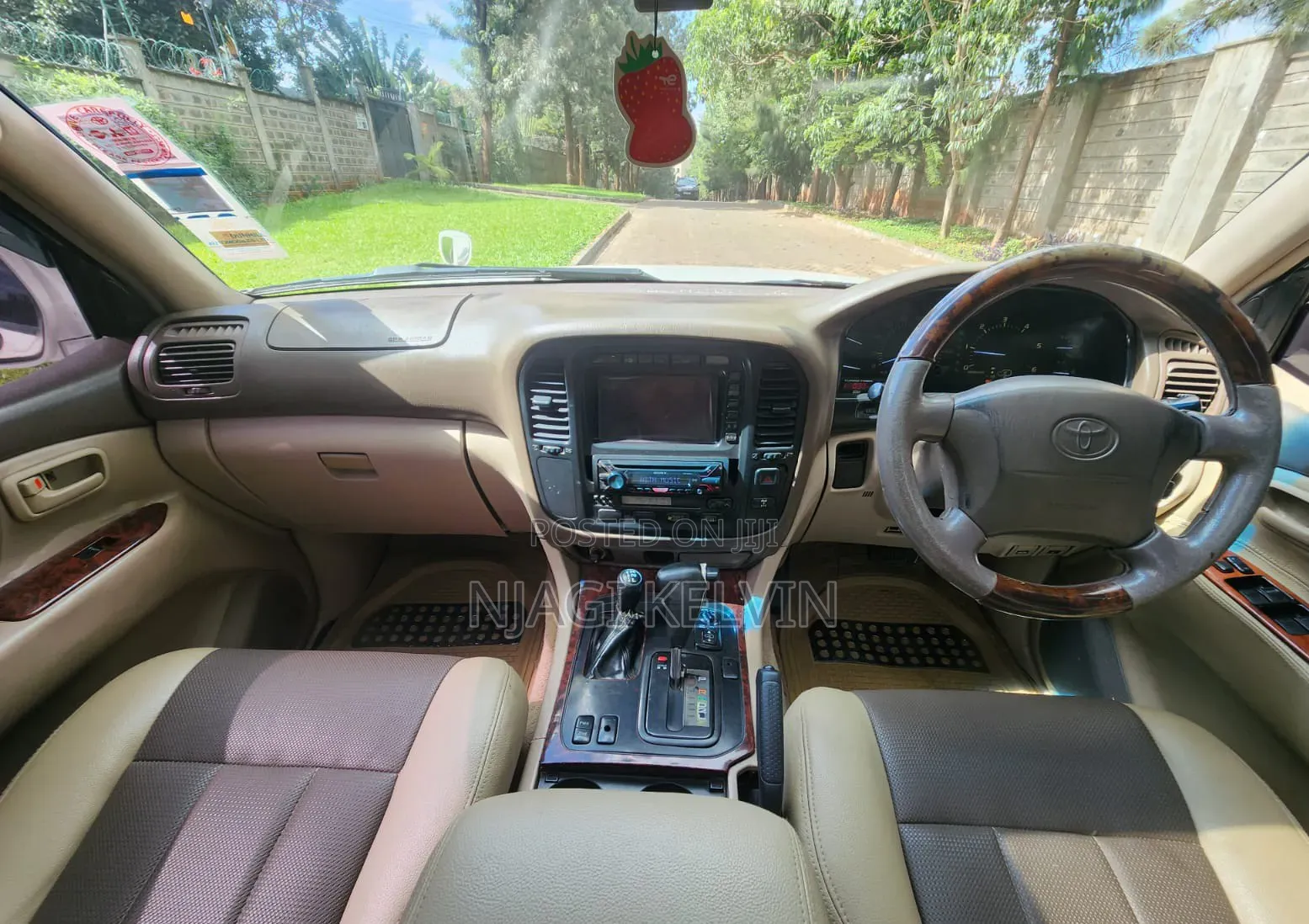 Toyota Land Cruiser 1999 White