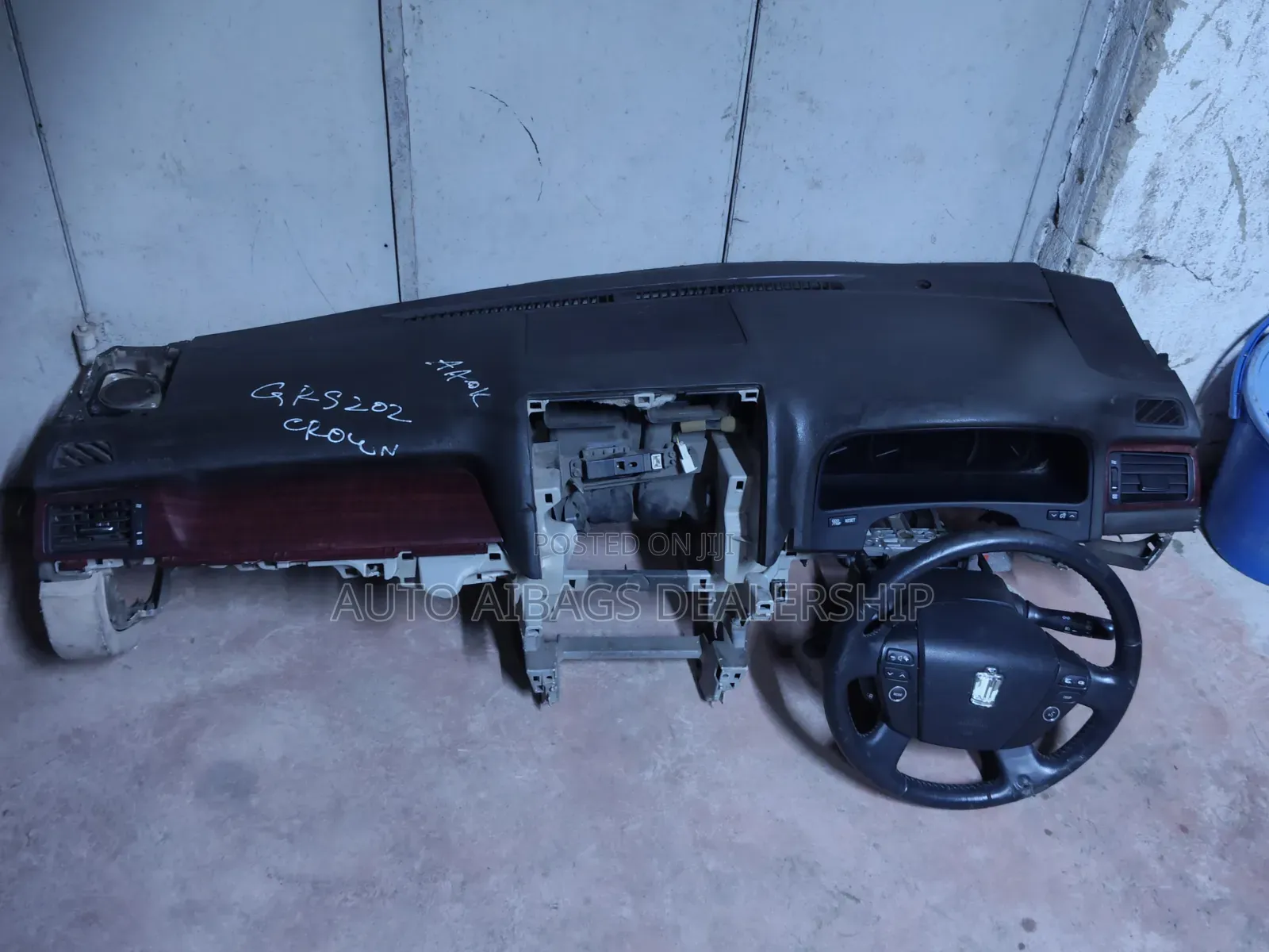 Toyota Crown Dashboard And Stearing Model 2010.