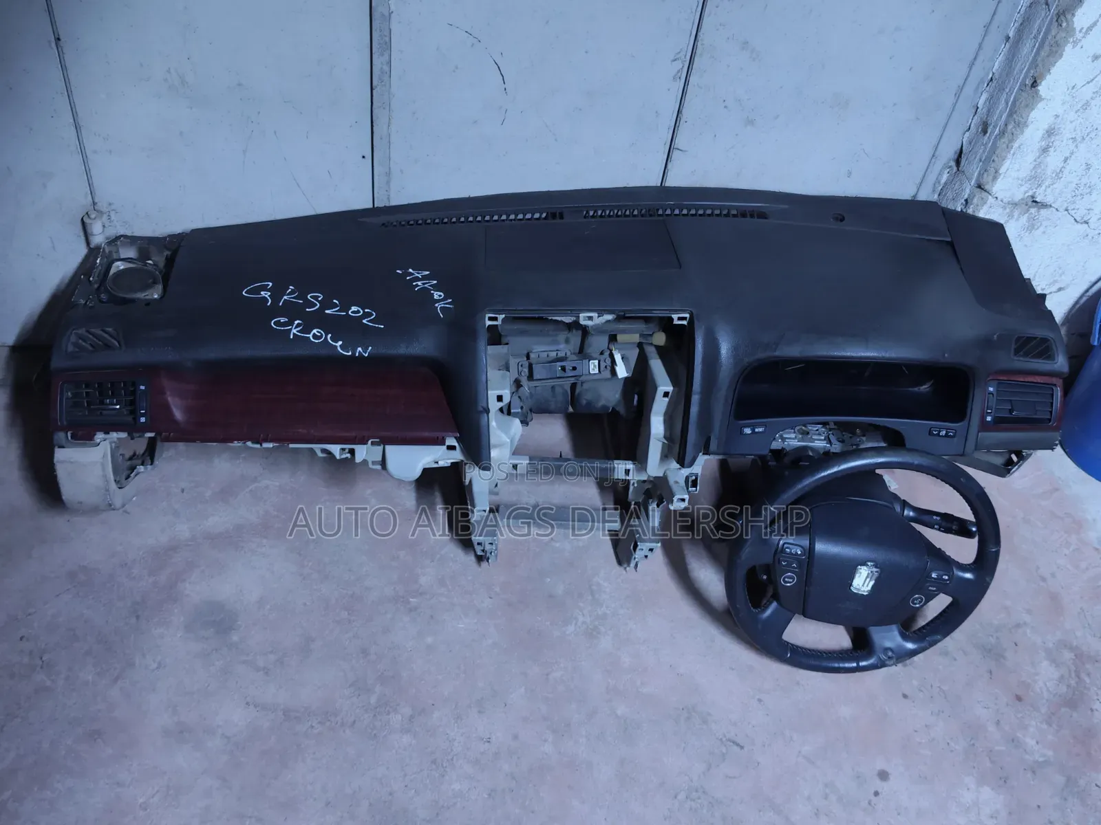 Toyota Crown Dashboard And Stearing Model 2010.