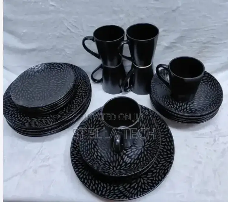 Black Leaf Dinner Set