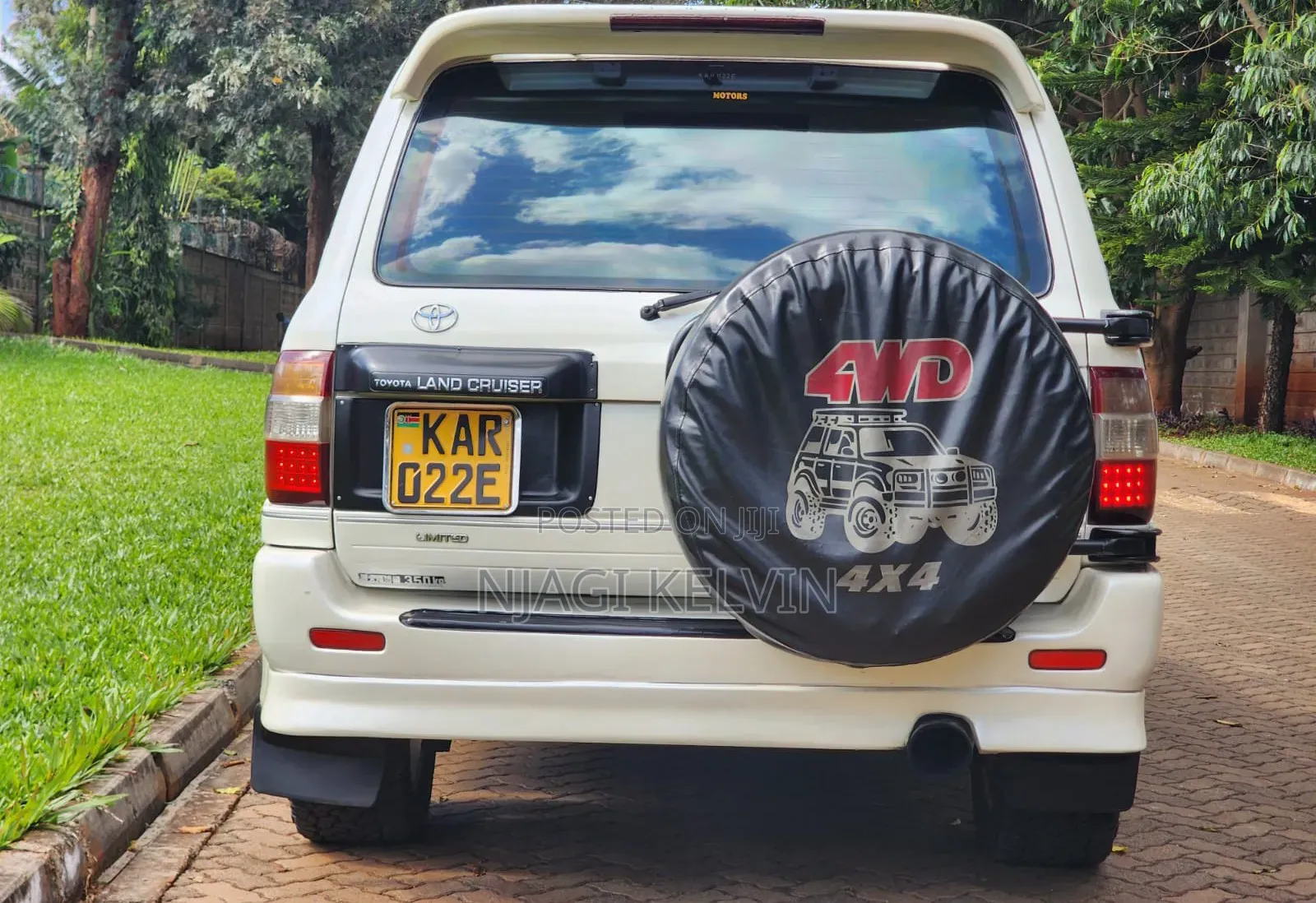 Toyota Land Cruiser 1999 White