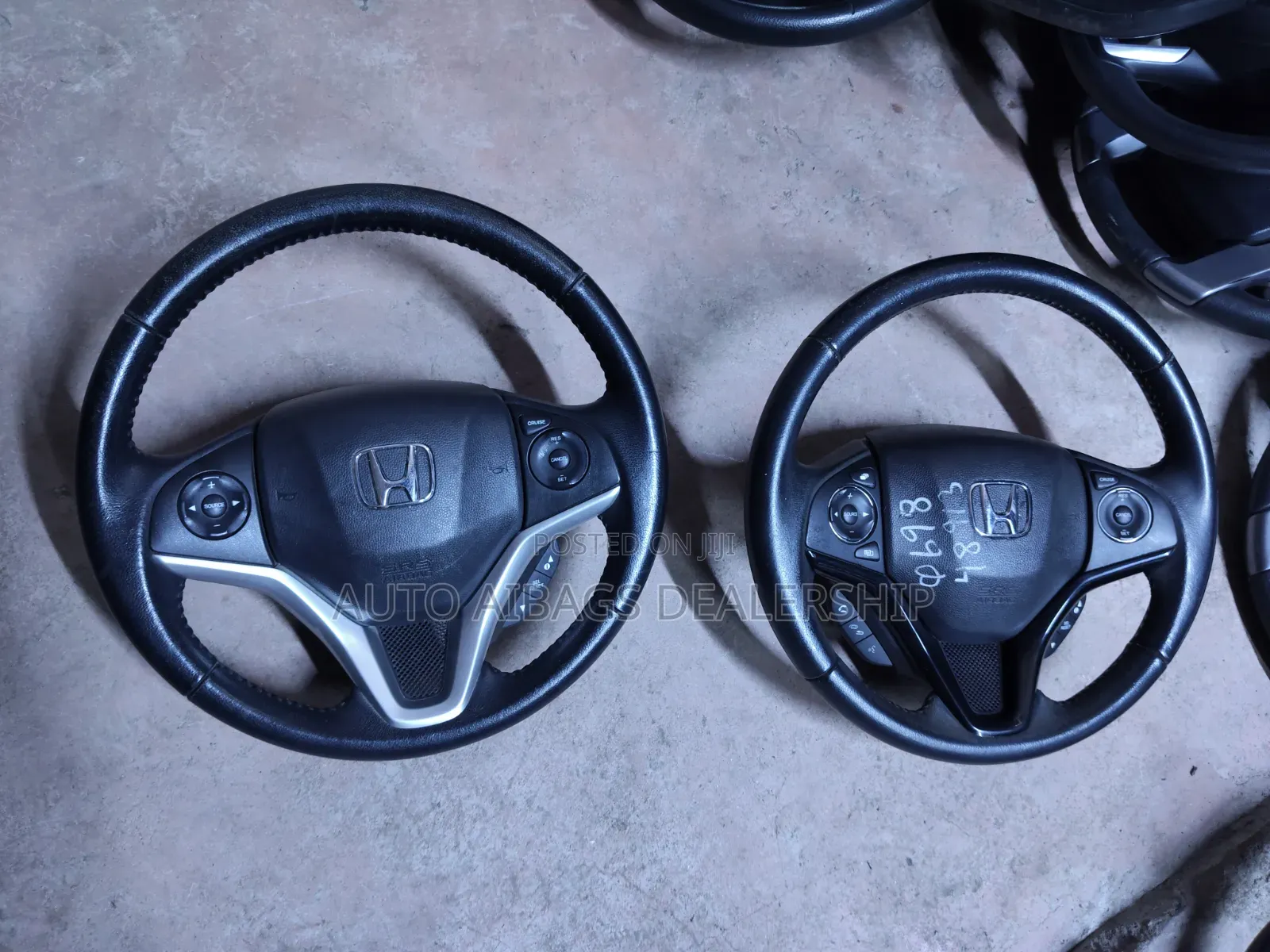 Honda Vezel Stearing Wheels Complete With Airbag.