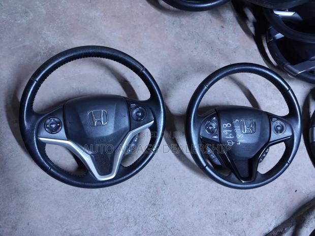Honda Vezel Stearing Wheels Complete With Airbag.