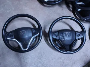 Honda Vezel Stearing Wheels Complete With Airbag.