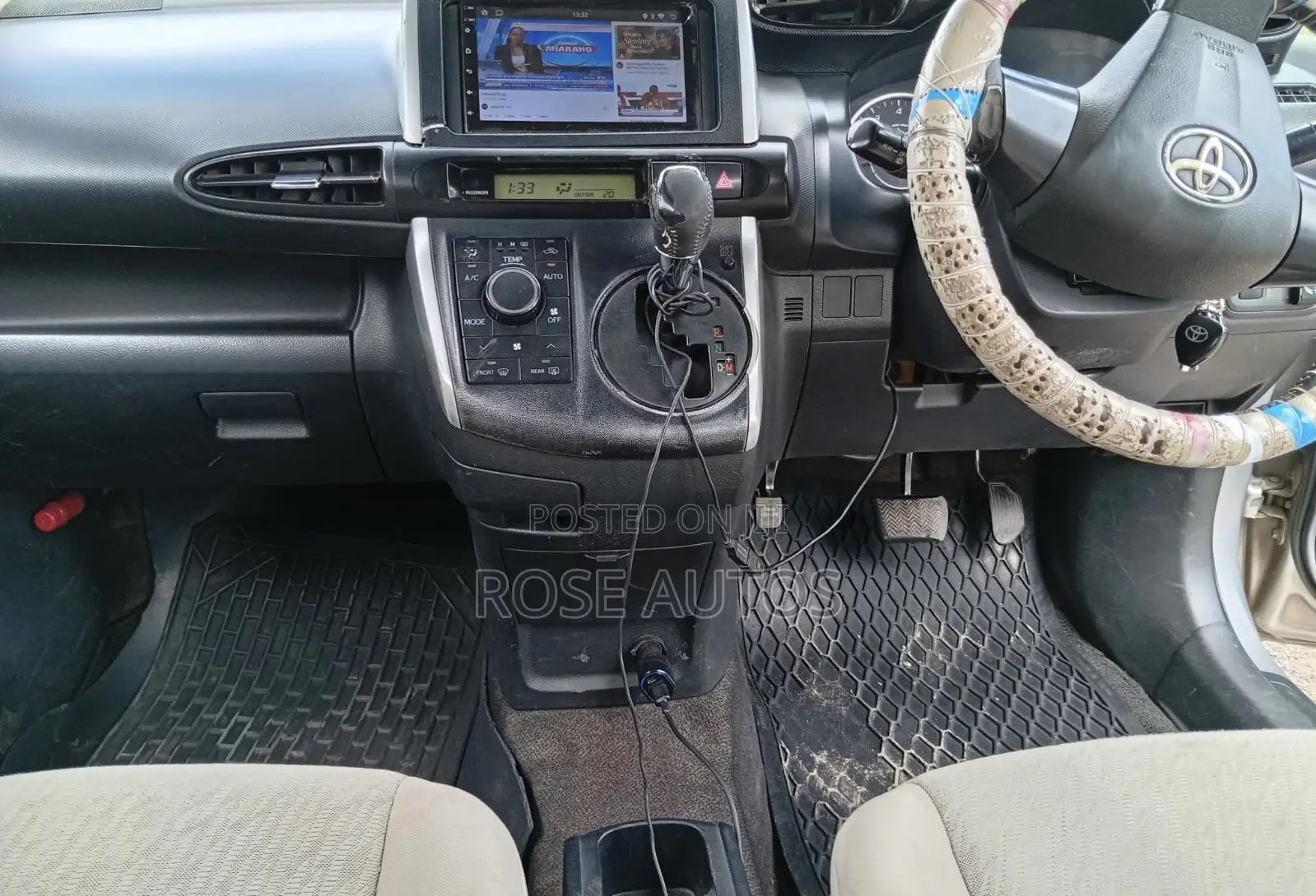 Toyota Wish 2012 Silver
