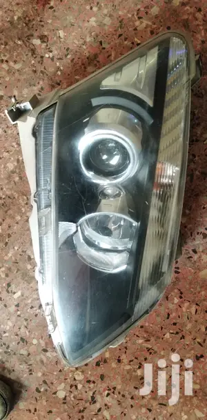 Isuzu Dmax Nonxenon Headlight