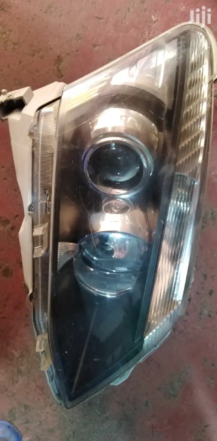 Isuzu Dmax Nonxenon Headlight
