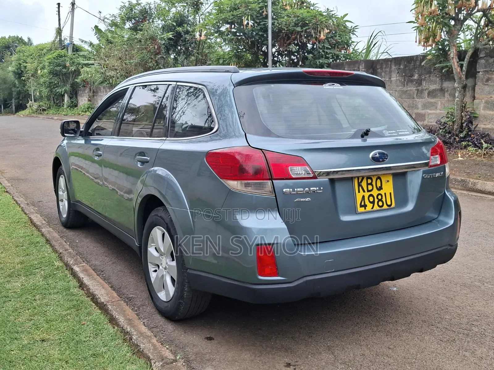 Subaru Outback 2.5i Premium 2011 Gray