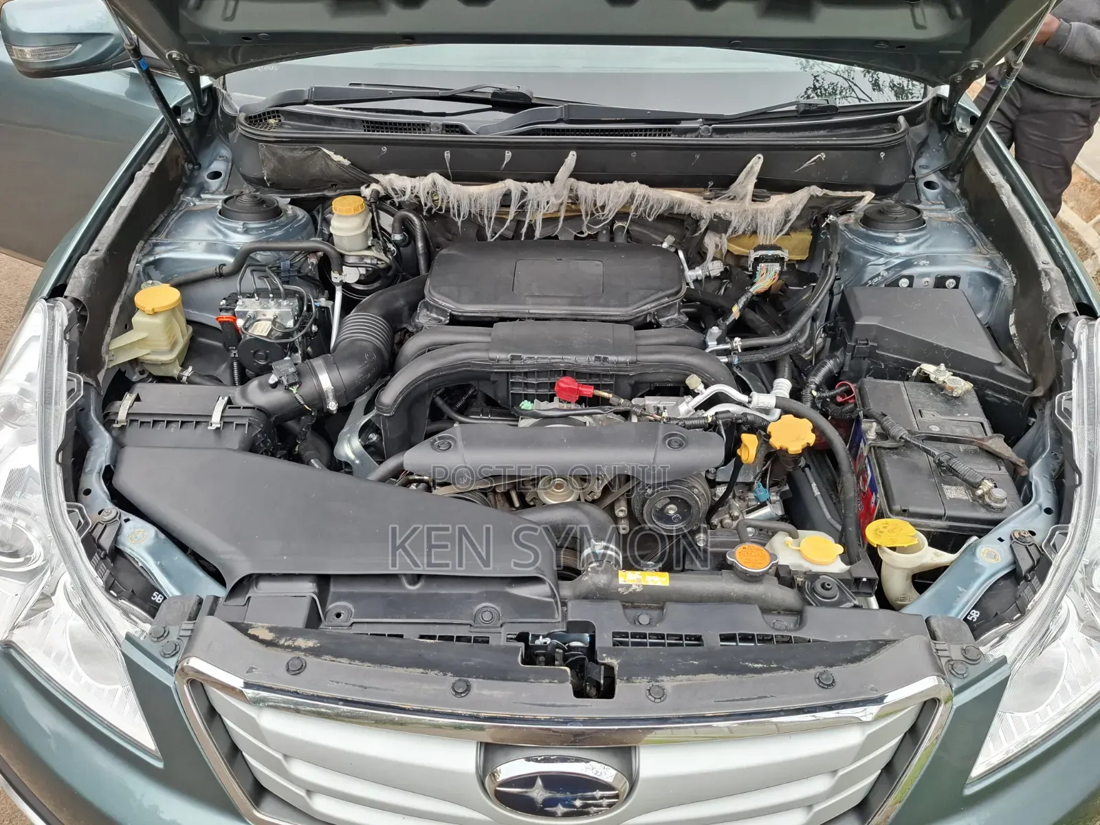 Subaru Outback 2.5i Premium 2011 Gray