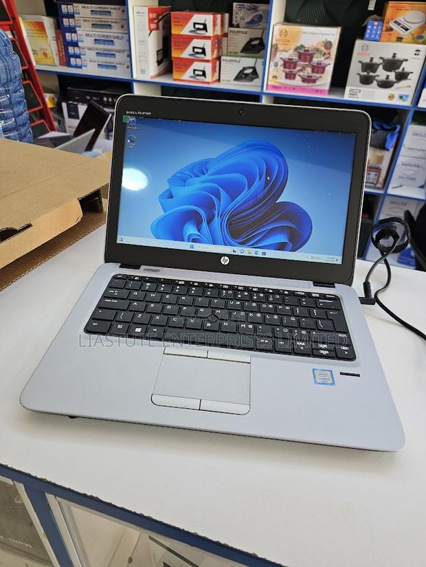 Laptop HP EliteBook 820 G3 8GB Intel Core i5 SSD 256GB - thumbnail 2