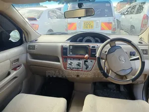Toyota Raum 2007 Silver