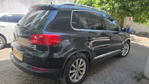 Volkswagen Tiguan 2012 Black