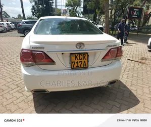 Toyota Crown 2011 White