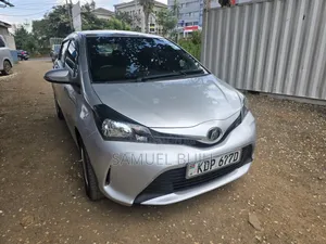 Toyota Vitz 1.0 FWD 5dr 2016 Silver