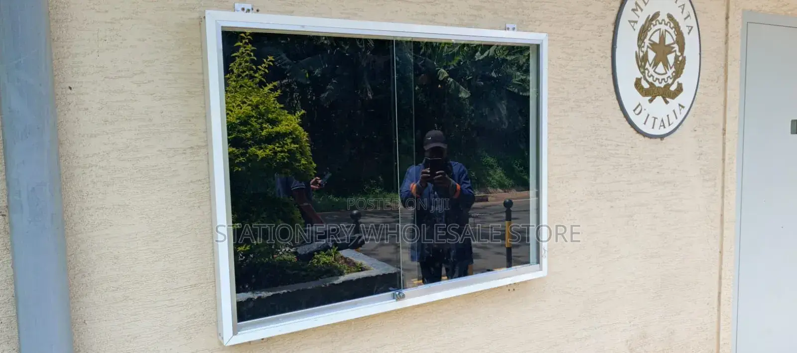 Lockable Glass Noticebord 3ft X 4ft