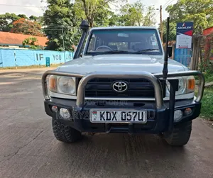Toyota Land Cruiser 2013 White