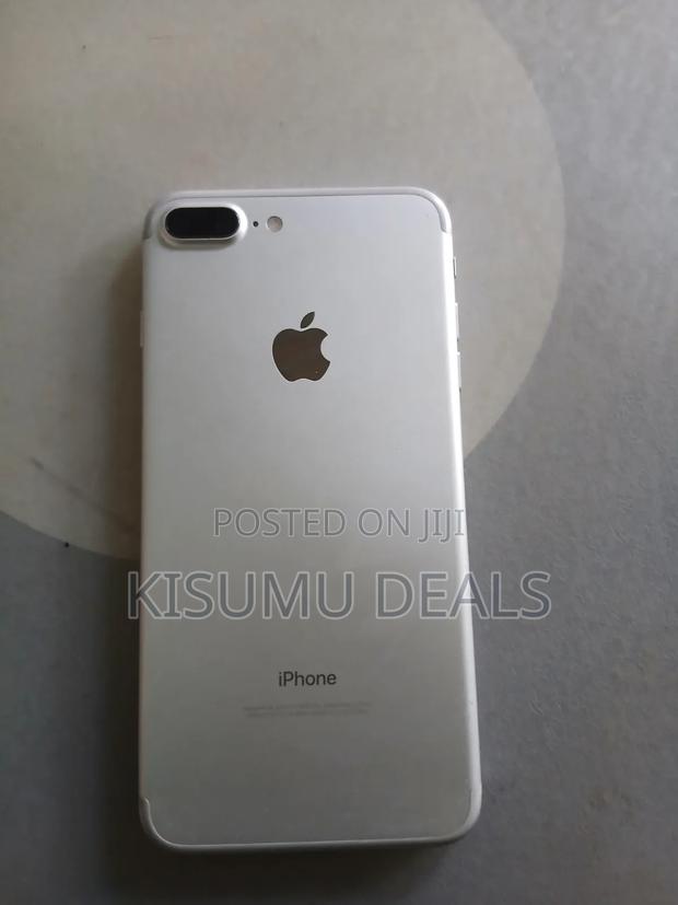 Apple iPhone 7 32 GB White - main view