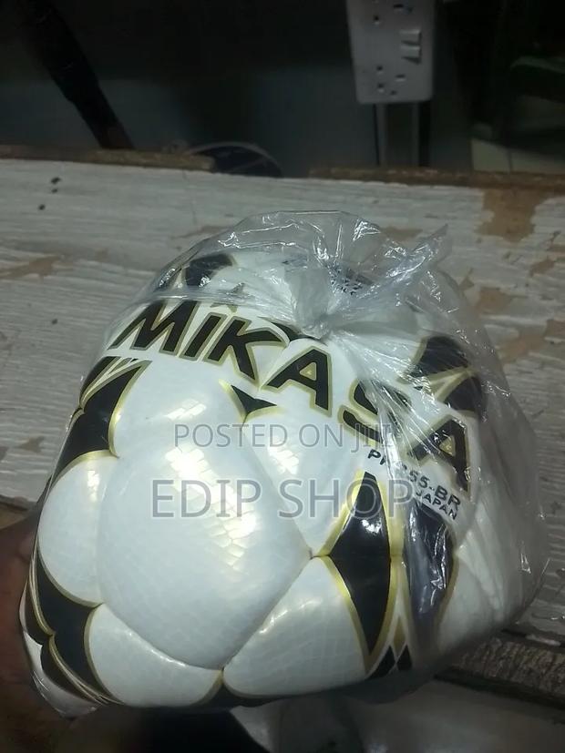 Original Mikasa Football - thumbnail 2
