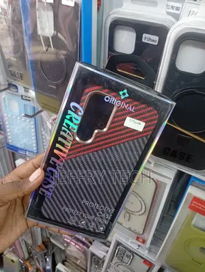 Carbon Fiber Style Protective Case for a Samsung Galaxy S25 Plus